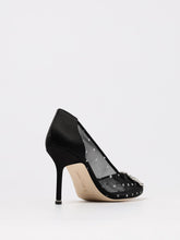 MANOLO BLAHNIK 35 woman&