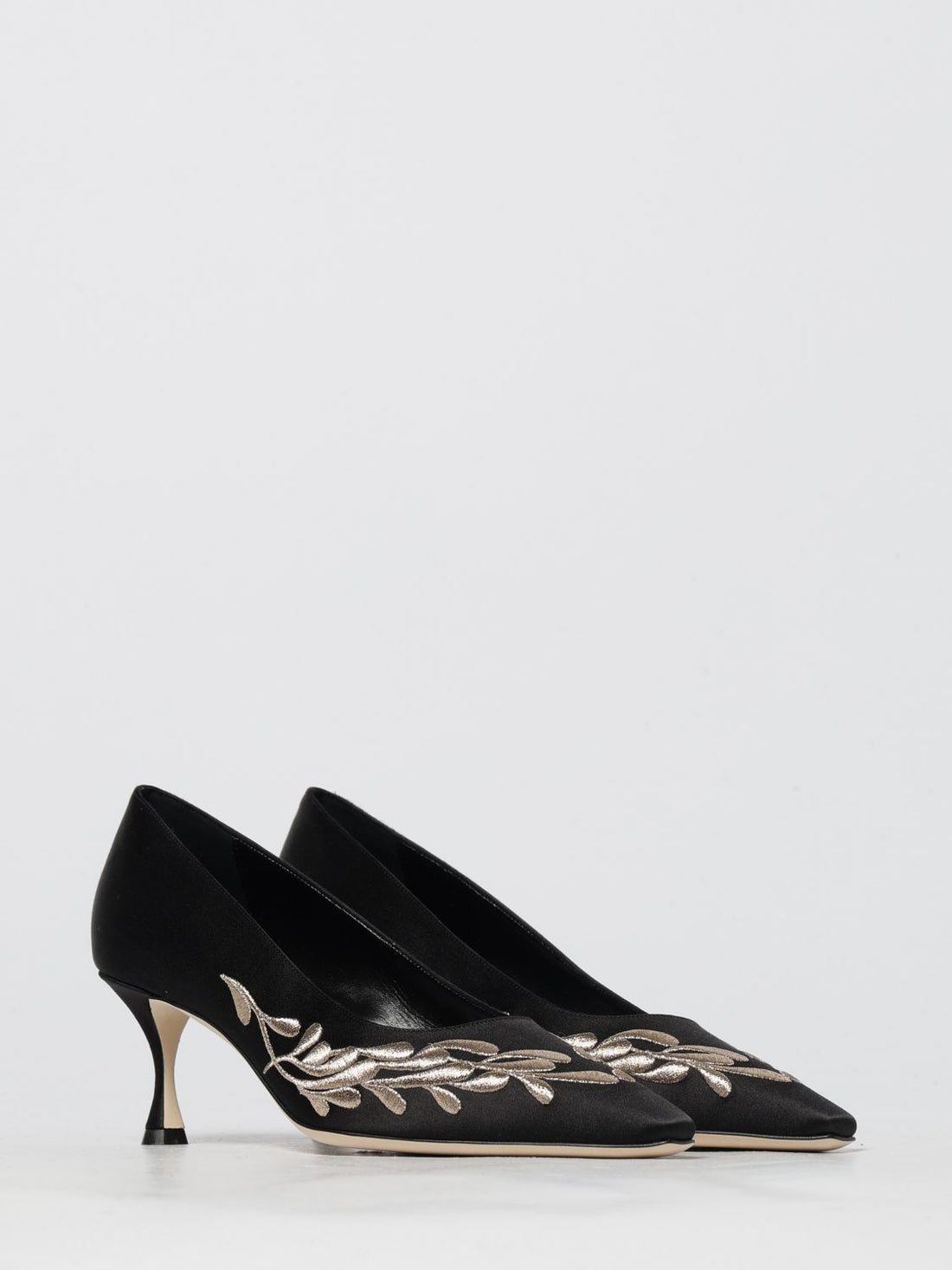 MANOLO BLAHNIK 35 woman&