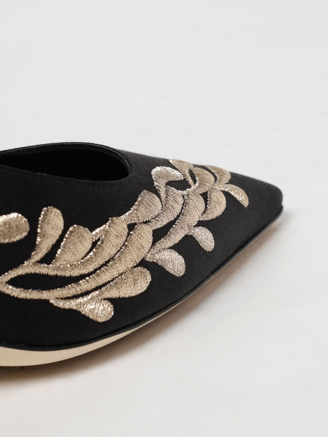 MANOLO BLAHNIK 35 woman&