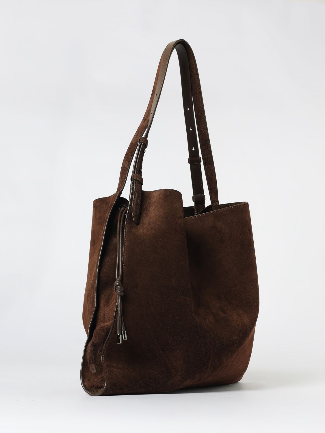 woman's tote bag