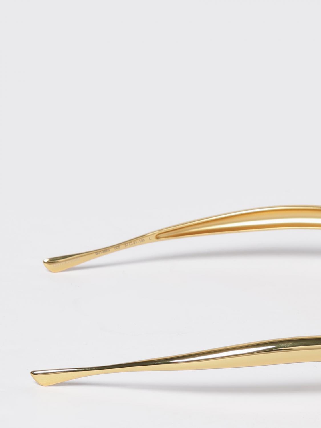 woman's sunglasses