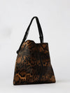 woman's tote bag