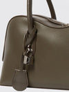 woman's shoulder bag