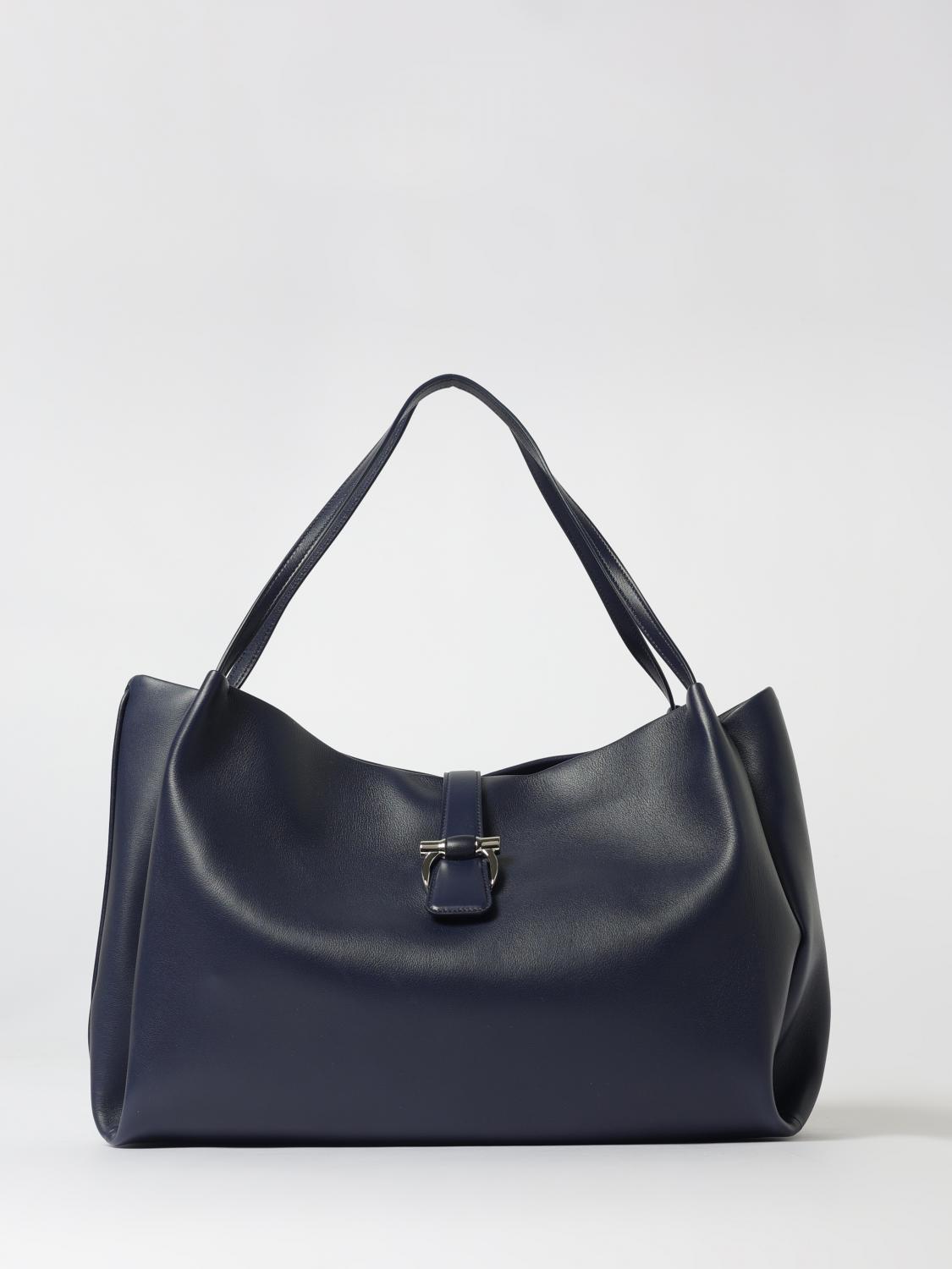 woman's tote bag