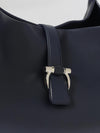 woman's tote bag