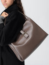 woman's shoulder bag
