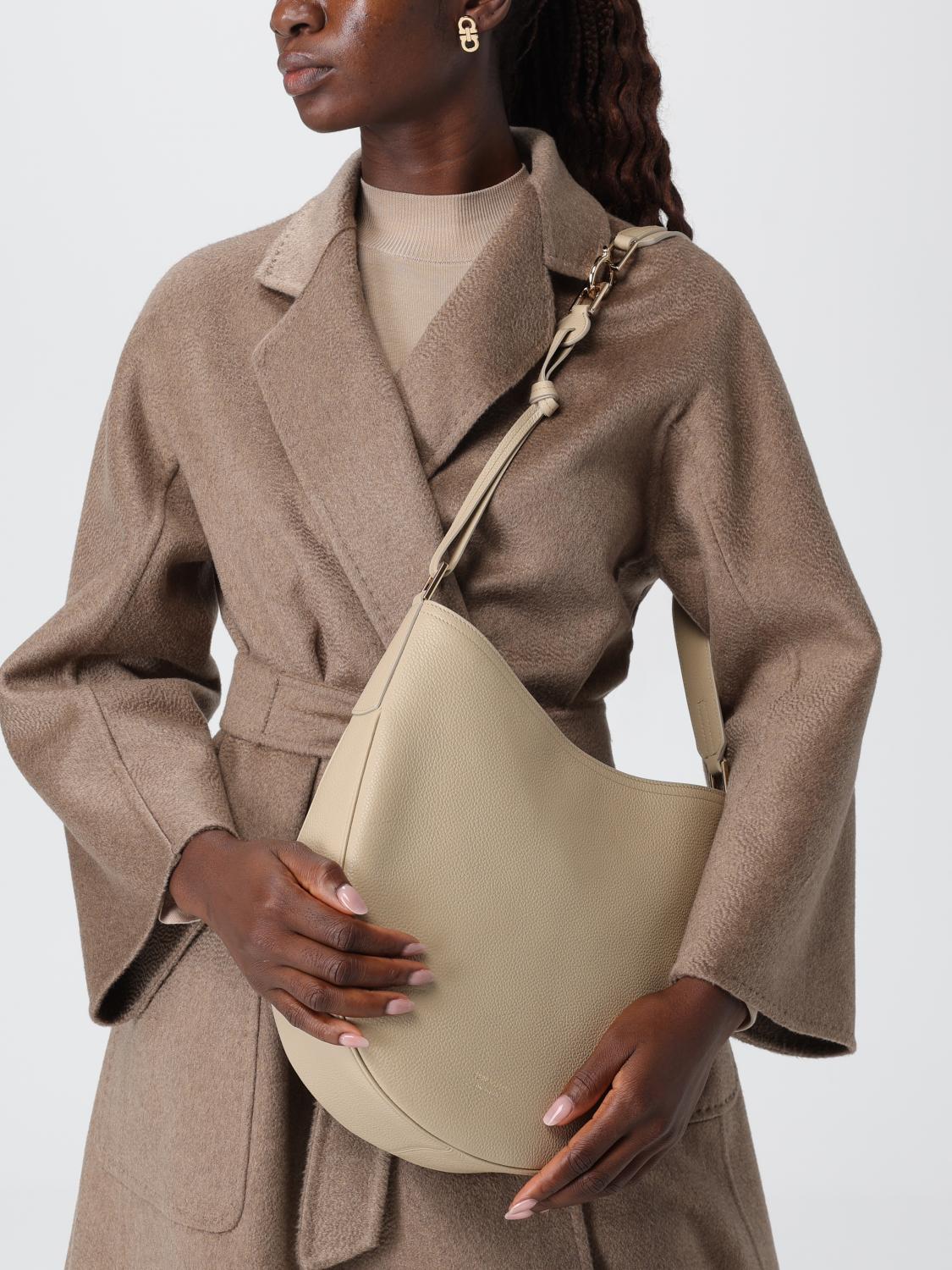 woman's shoulder bag