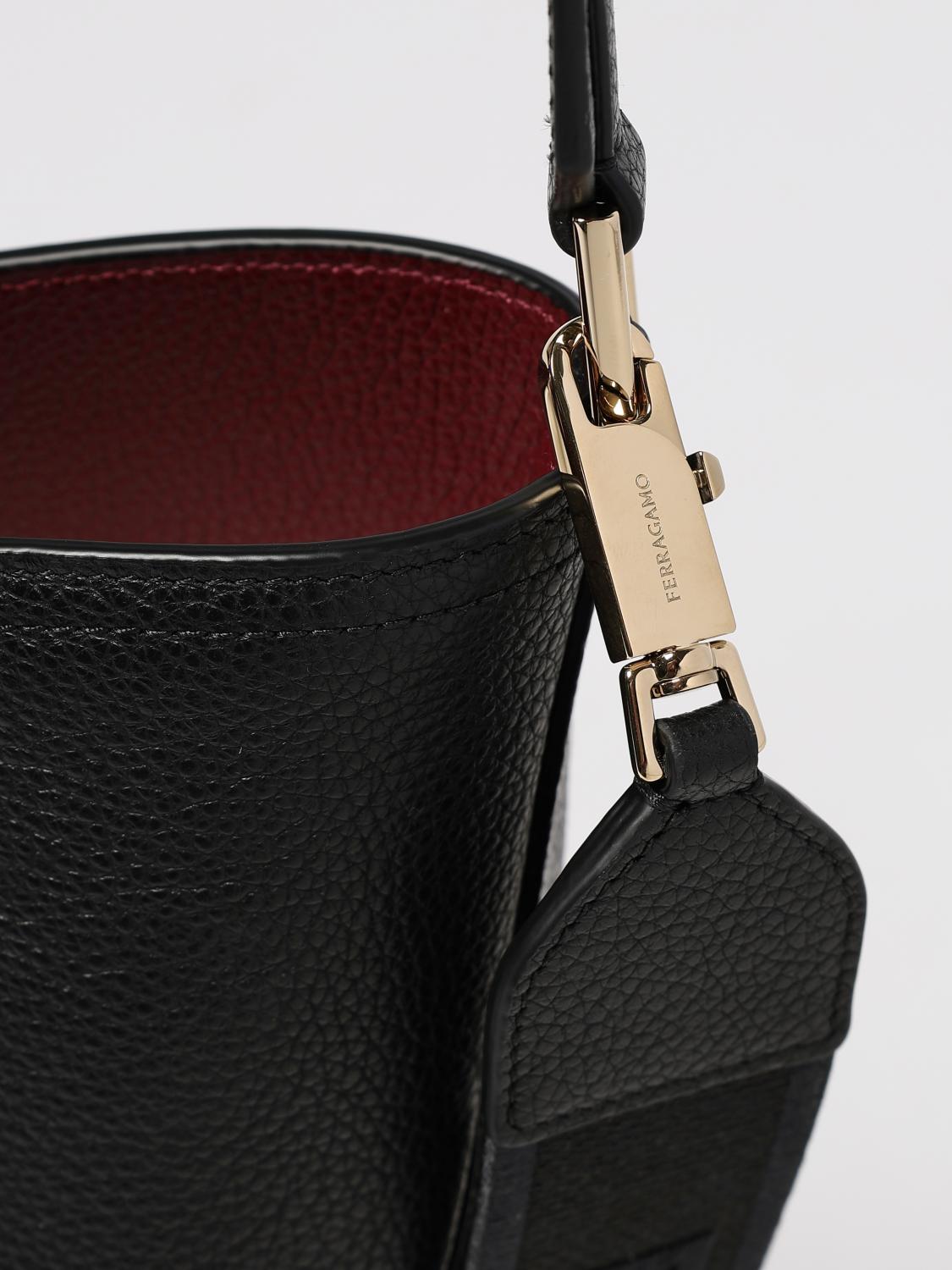 woman's shoulder bag