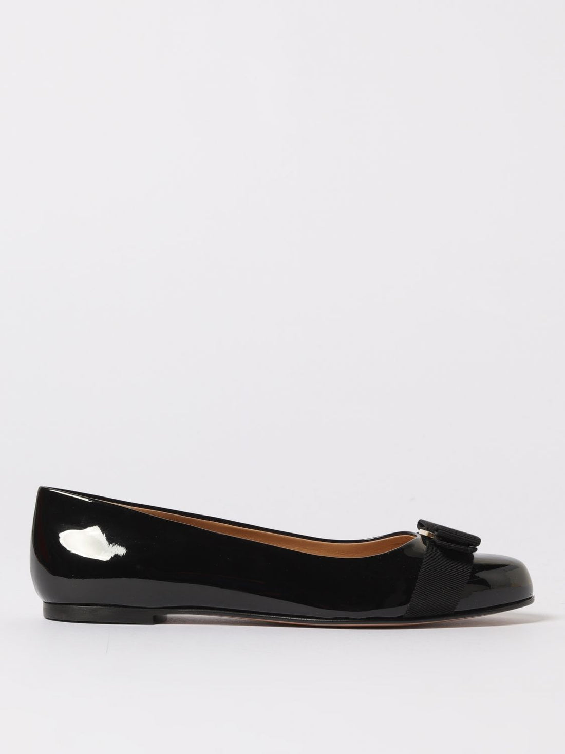 ferragamo-woman-s-ballet-flats-01j070-782036-black
