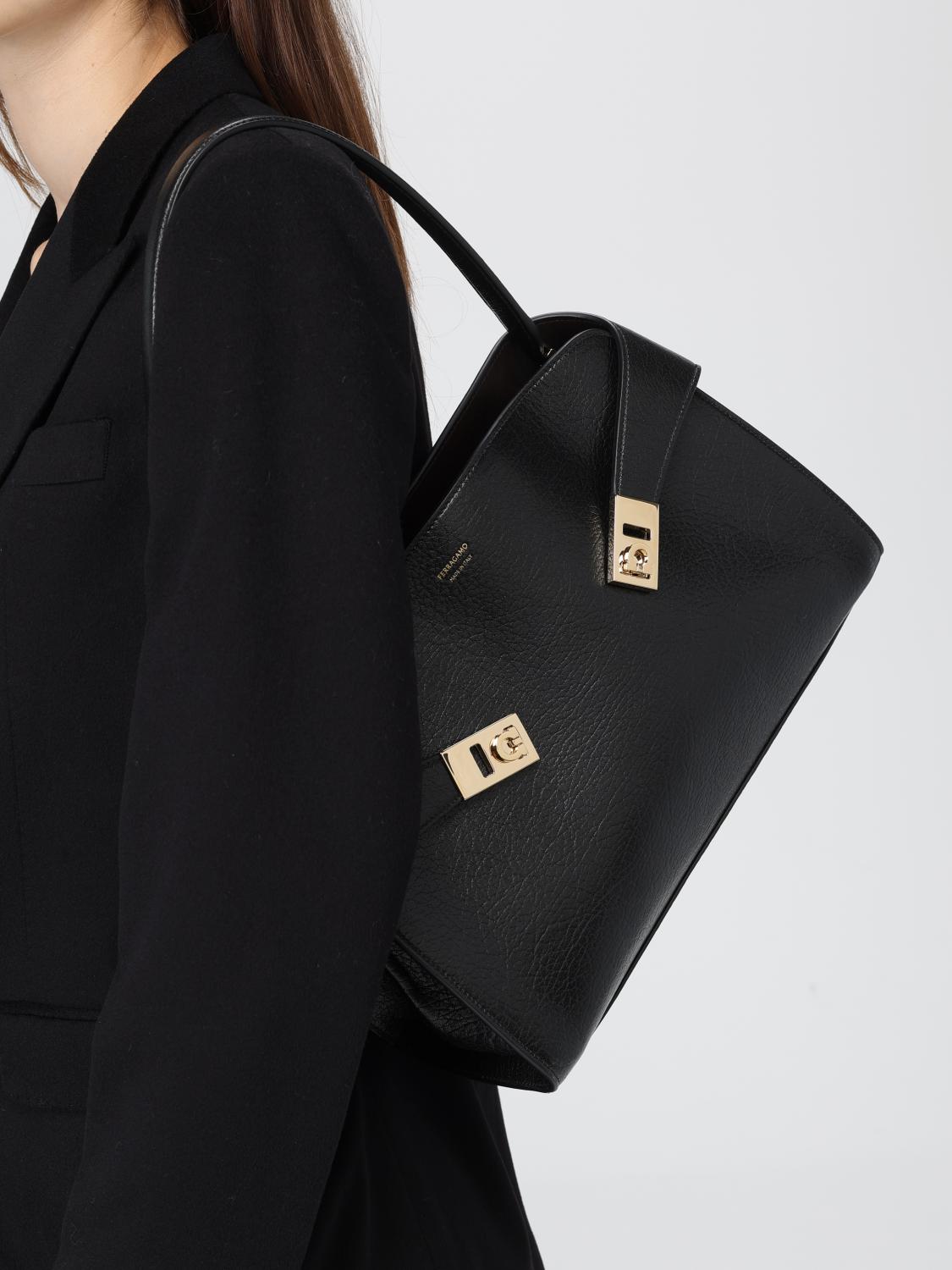 woman's shoulder bag