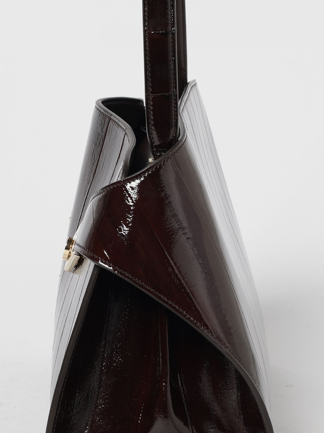 woman's shoulder bag