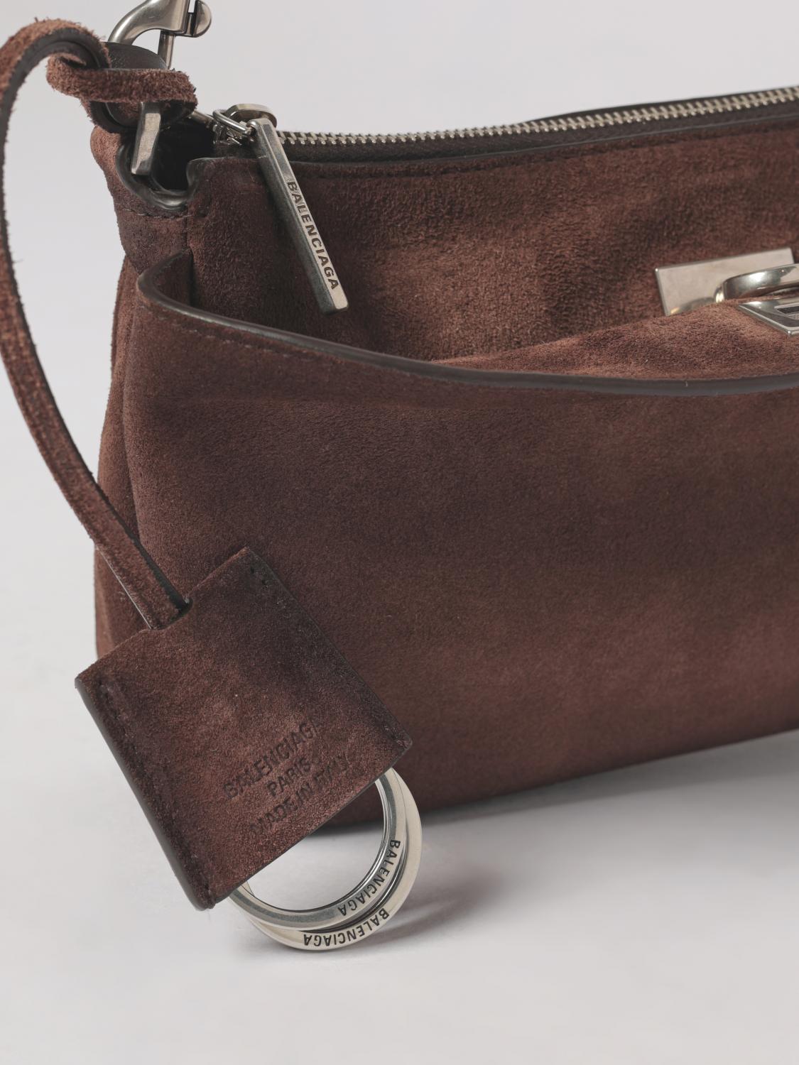 woman's shoulder bag