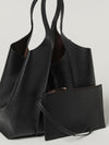 woman's shoulder bag