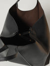 woman's shoulder bag
