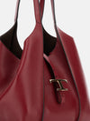 woman's shoulder bag