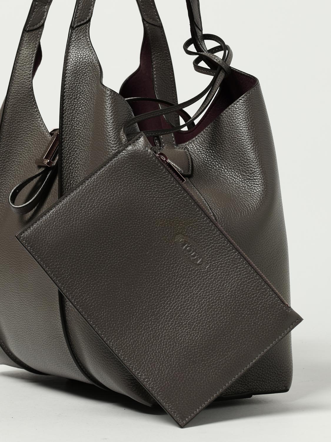 woman's shoulder bag