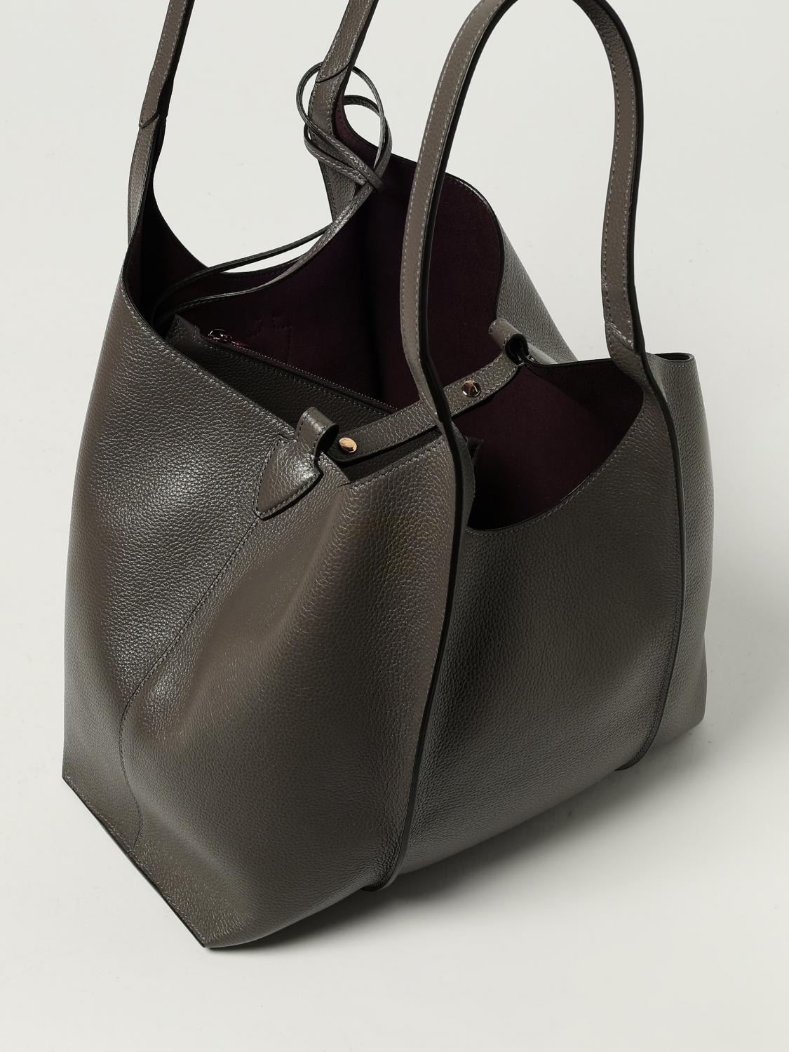 woman's shoulder bag