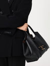 woman's shoulder bag