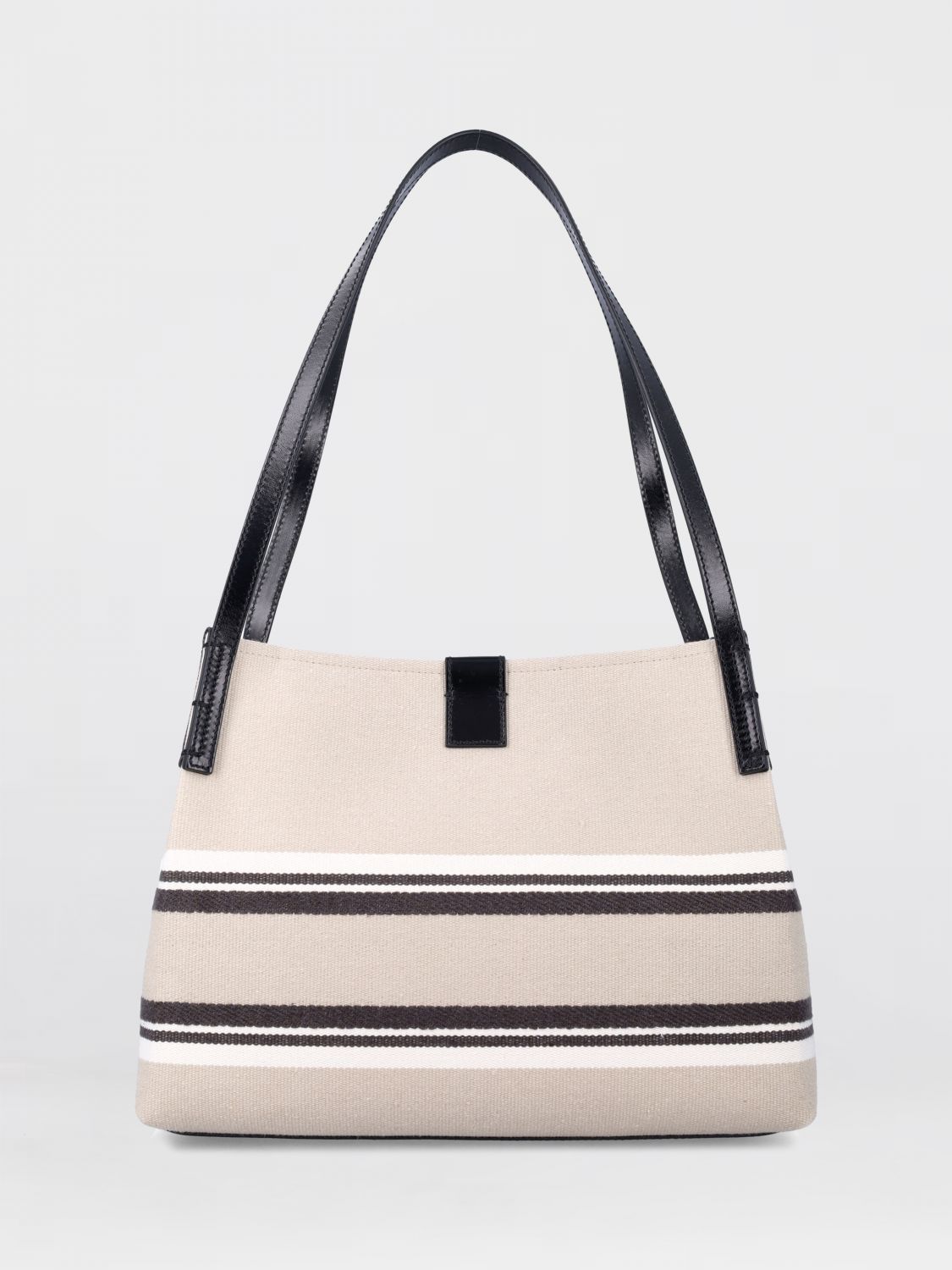 woman's shoulder bag
