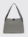 woman's shoulder bag