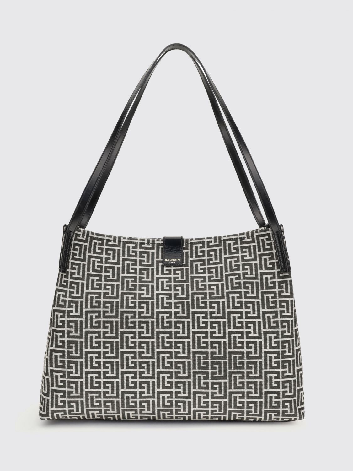 woman's shoulder bag