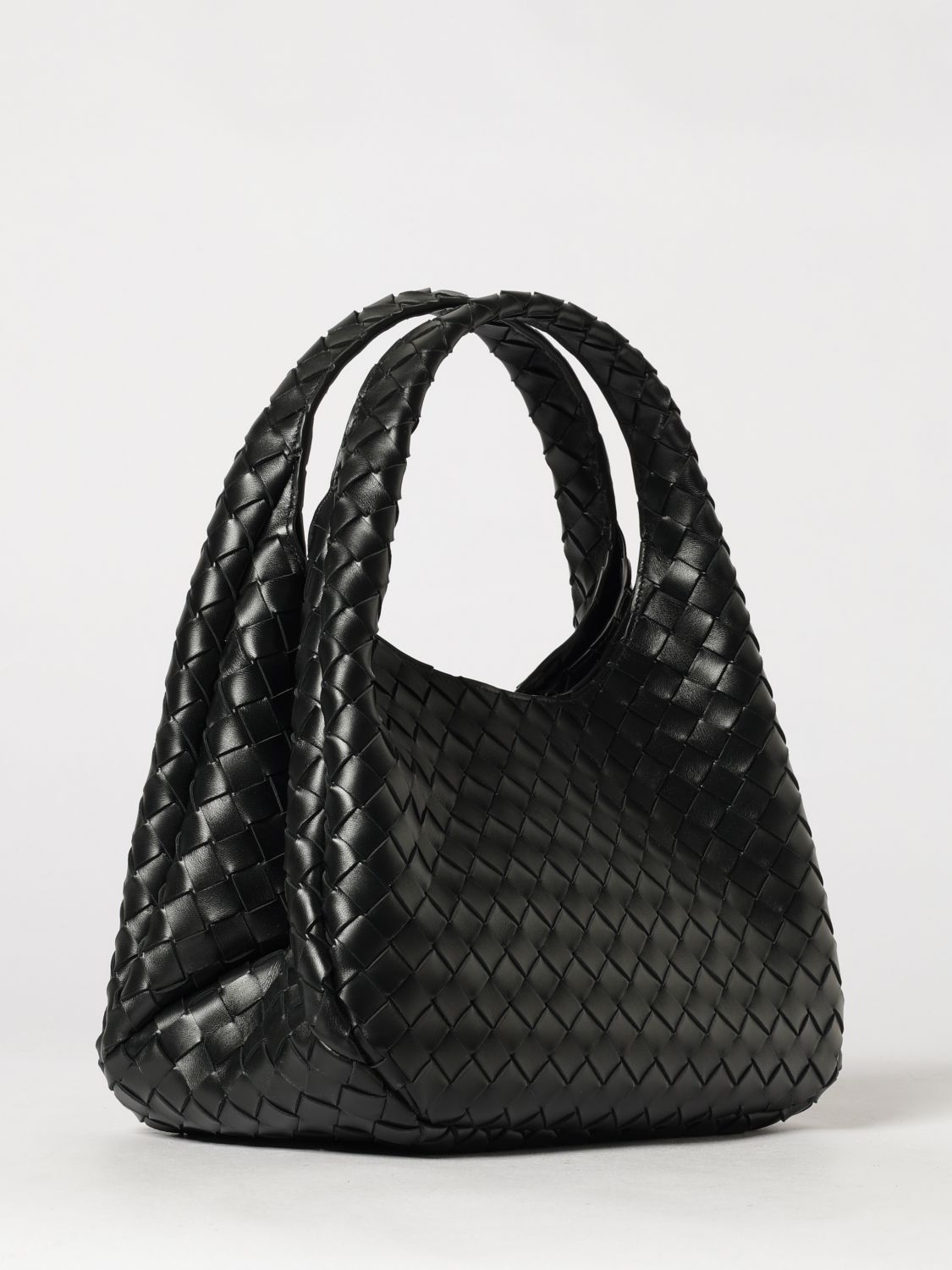 woman's shoulder bag