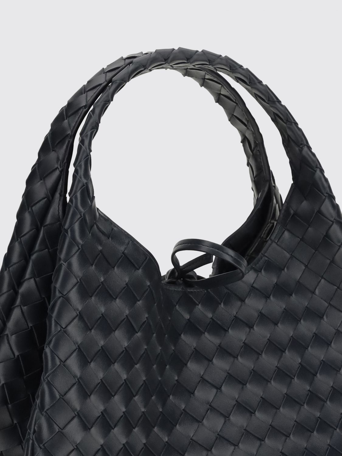 woman's shoulder bag