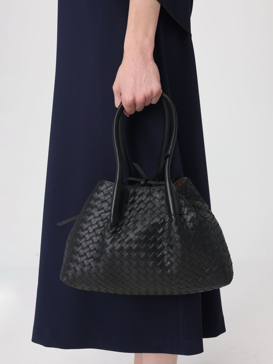 woman's shoulder bag