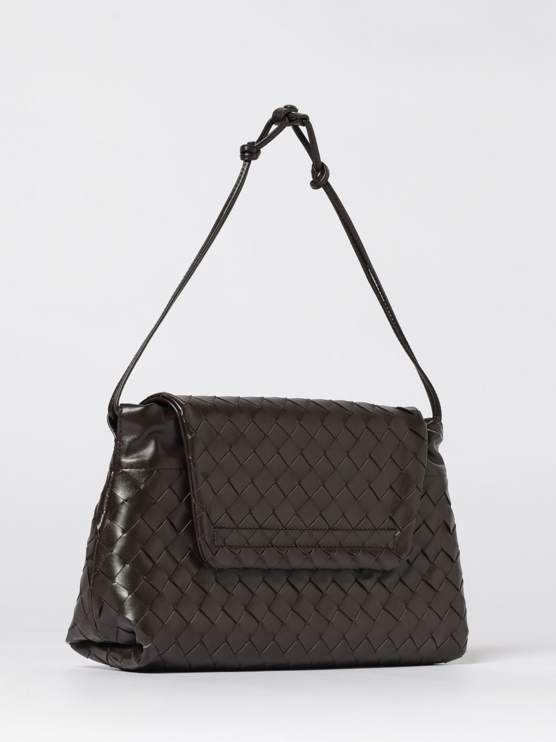 woman's shoulder bag