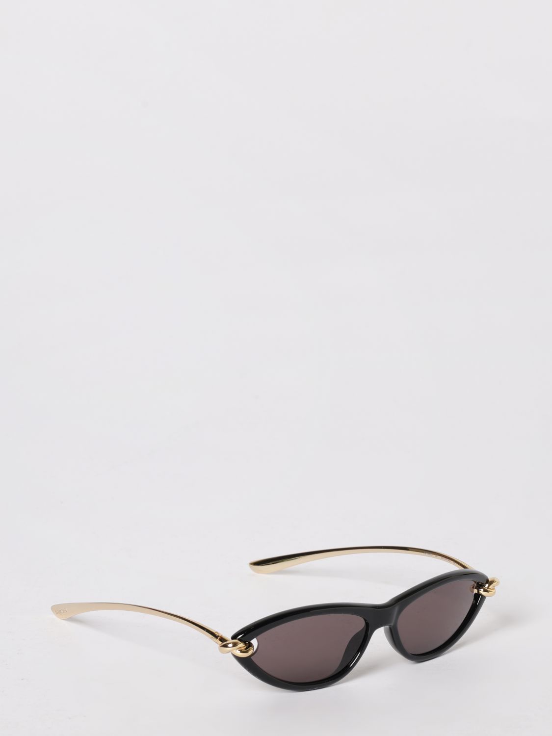 woman's sunglasses