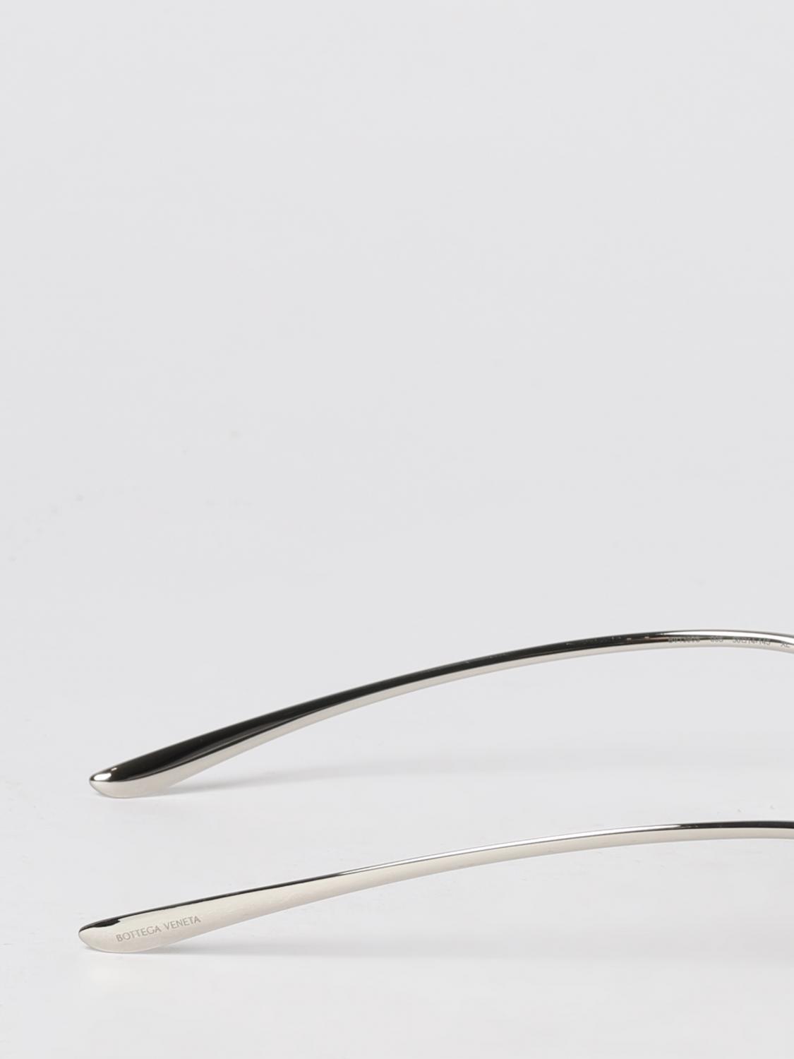 woman's sunglasses