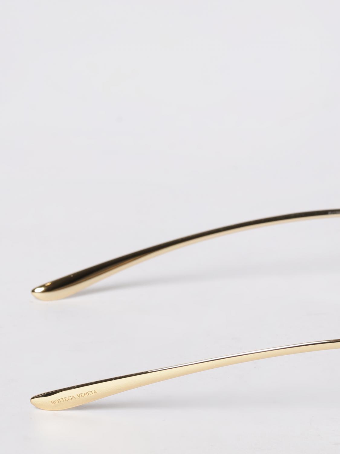 woman's sunglasses