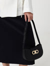 woman's shoulder bag