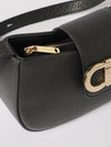 woman's shoulder bag