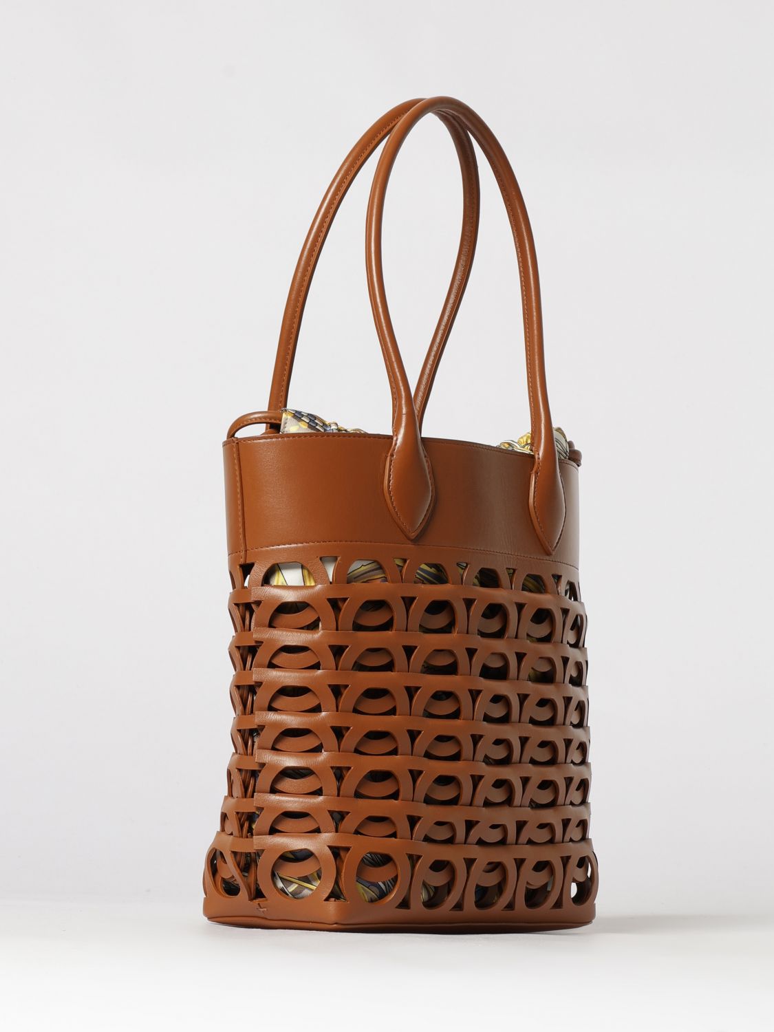 woman's tote bag