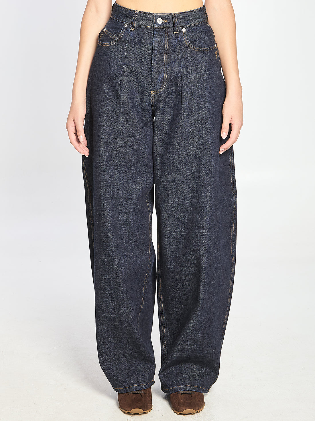 JACQUEMUS 25 de-nimes ovalo denim pants