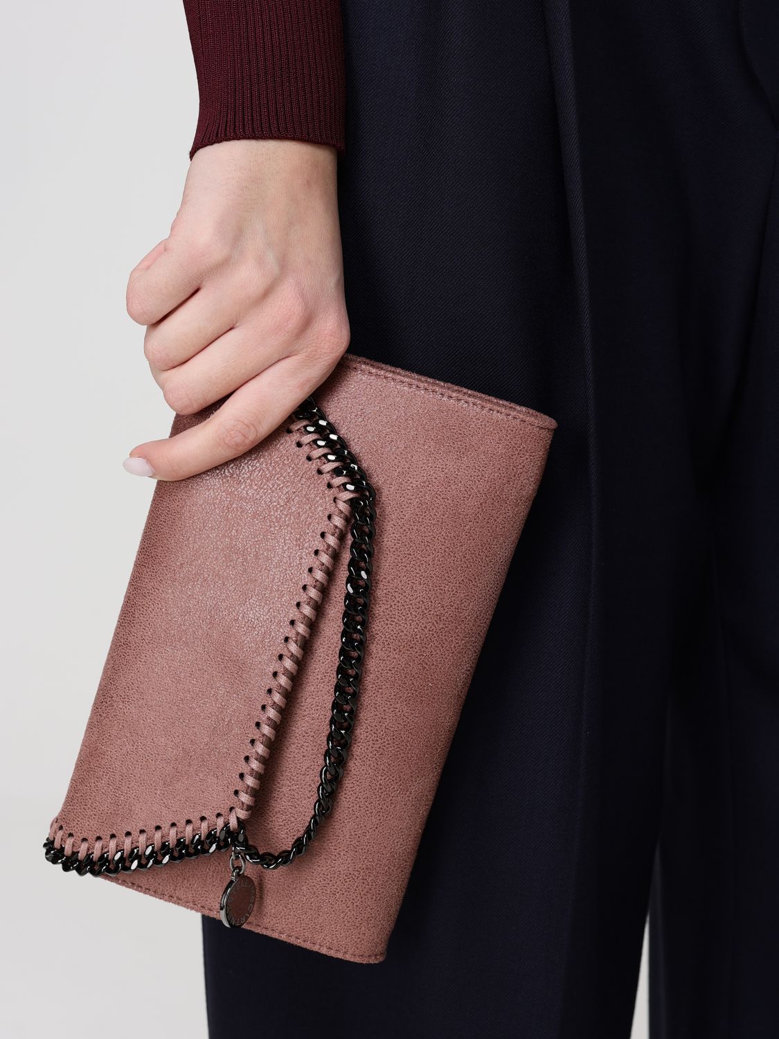 woman's shoulder bag