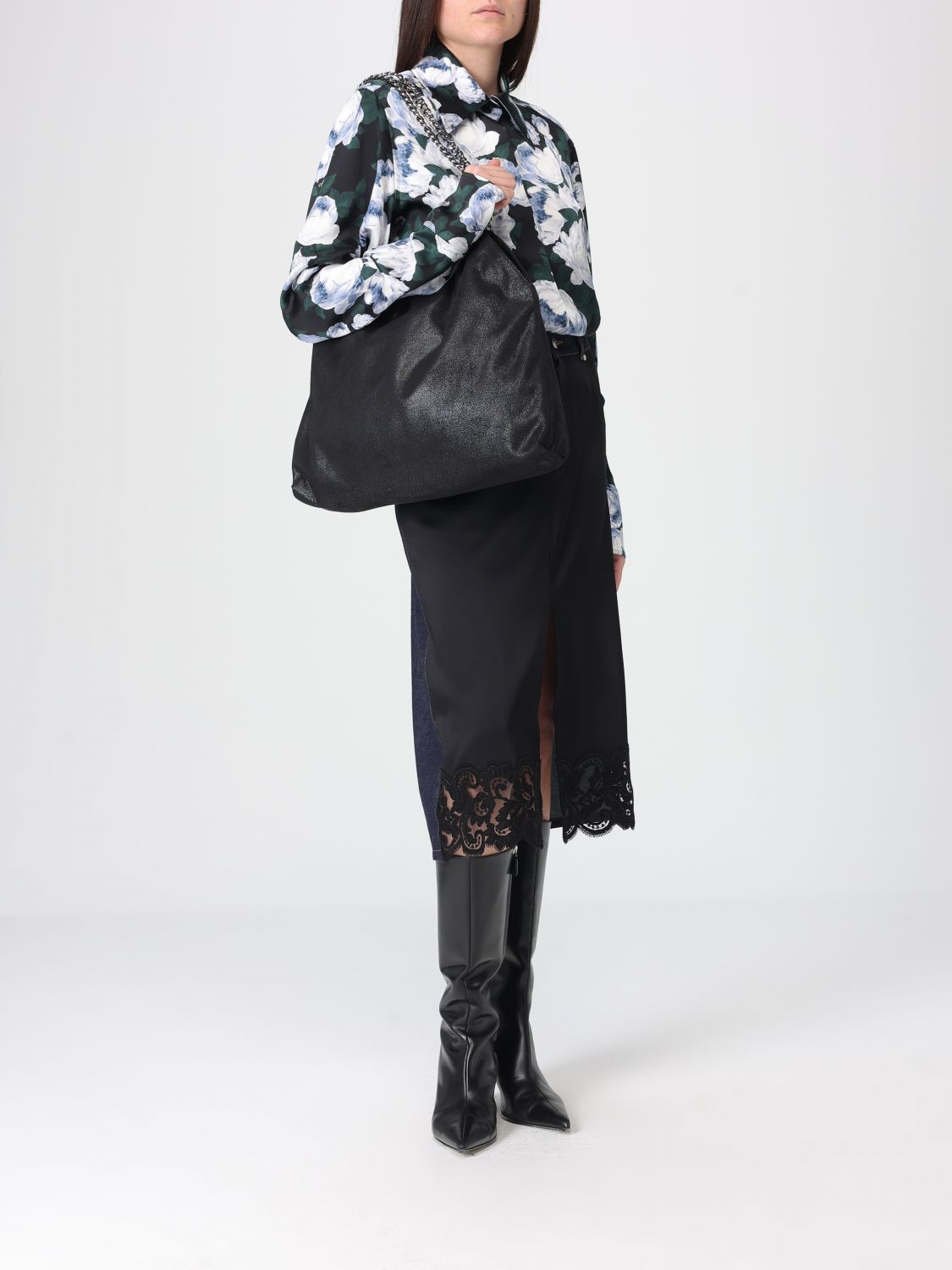 woman's shoulder bag