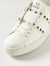 woman's sneakers