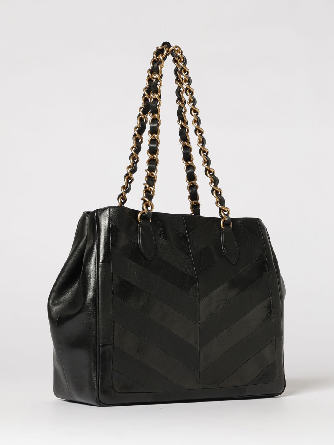 woman's shoulder bag