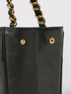 woman's shoulder bag