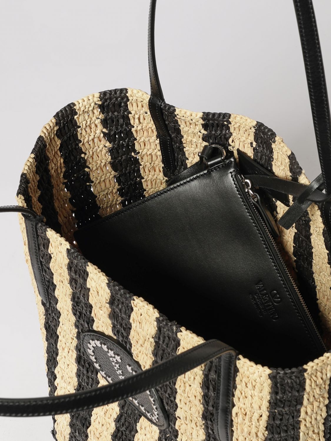 woman's shoulder bag