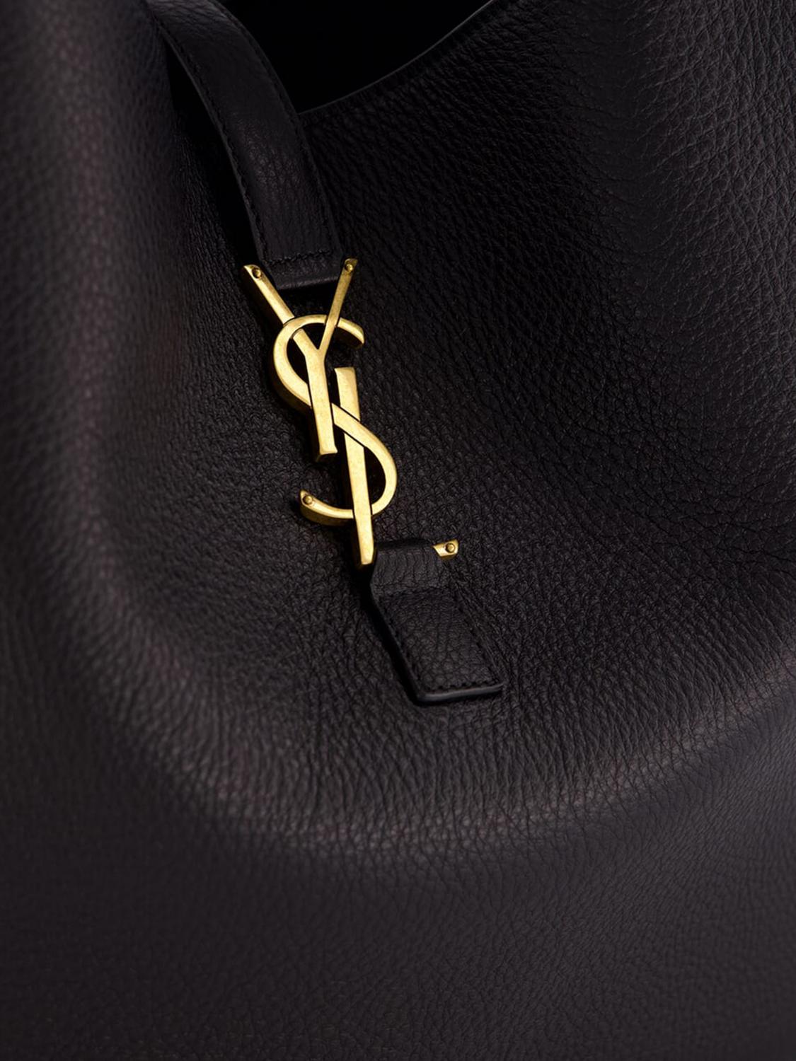 woman's shoulder bag