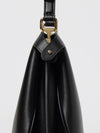 woman's shoulder bag