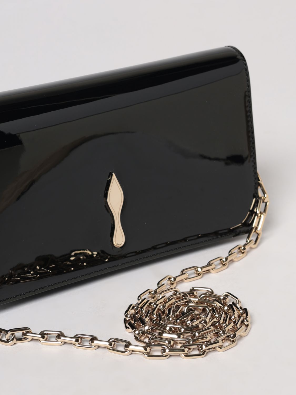 woman's shoulder bag