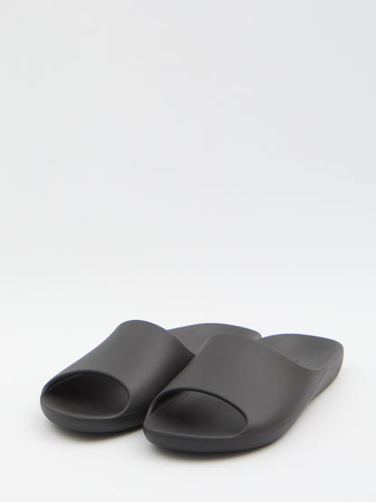 THE ROW 38 ama slip-on in rubber 