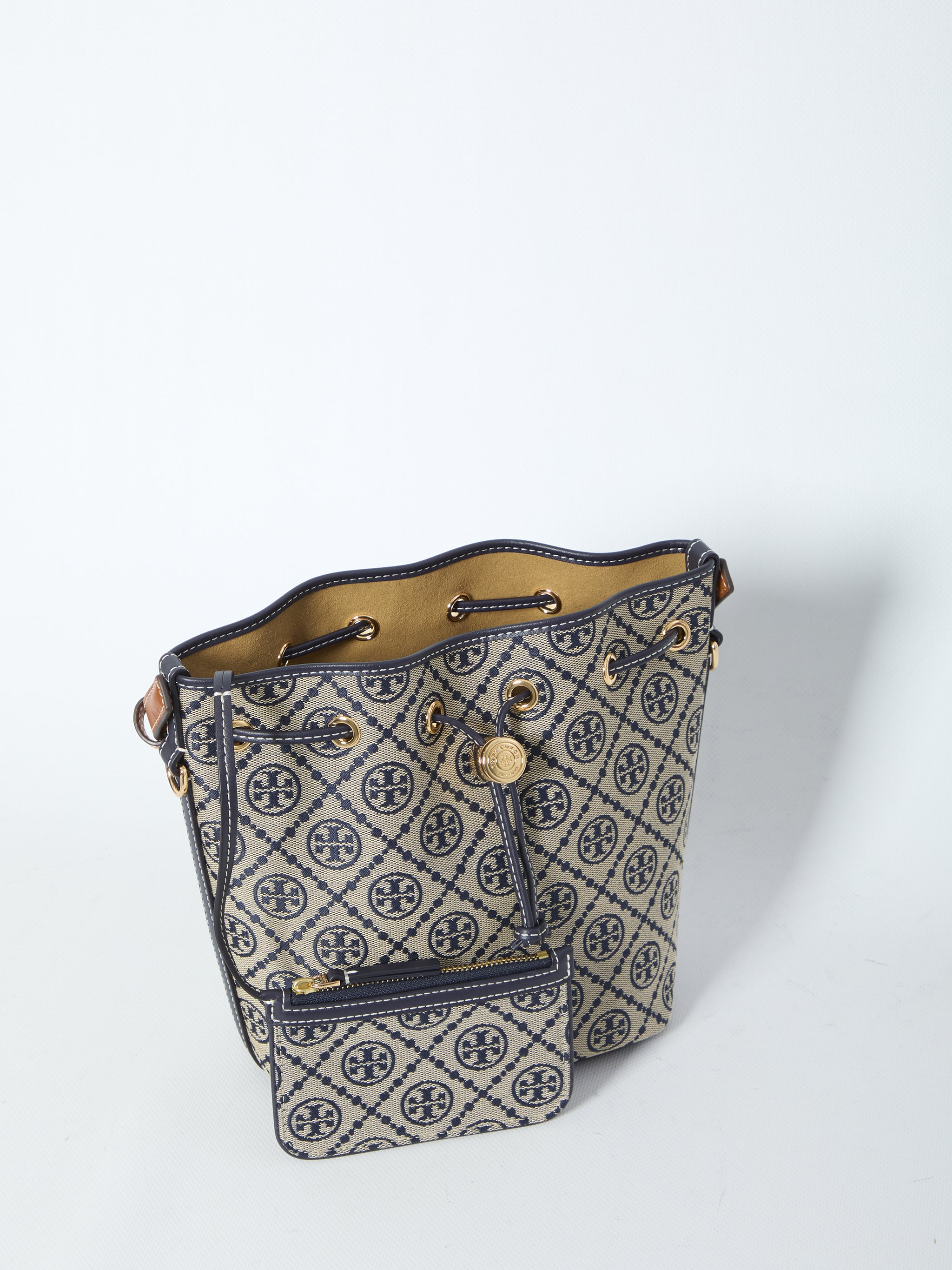 t monogram bucket bag