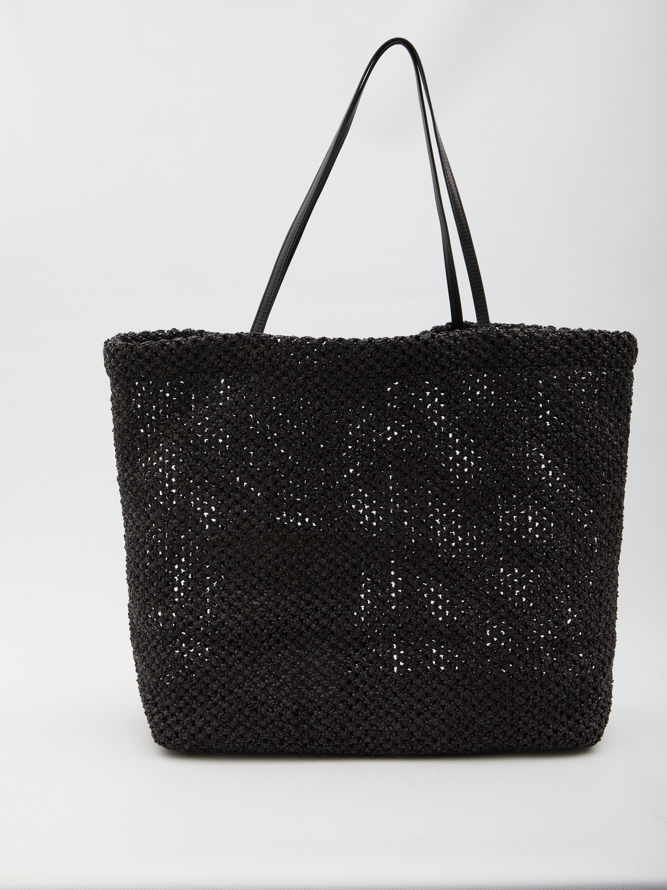 THE ROW OS black barn tote bag in raffia
