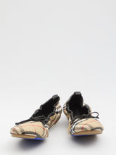 BURBERRY 36 fawn check ballet flats