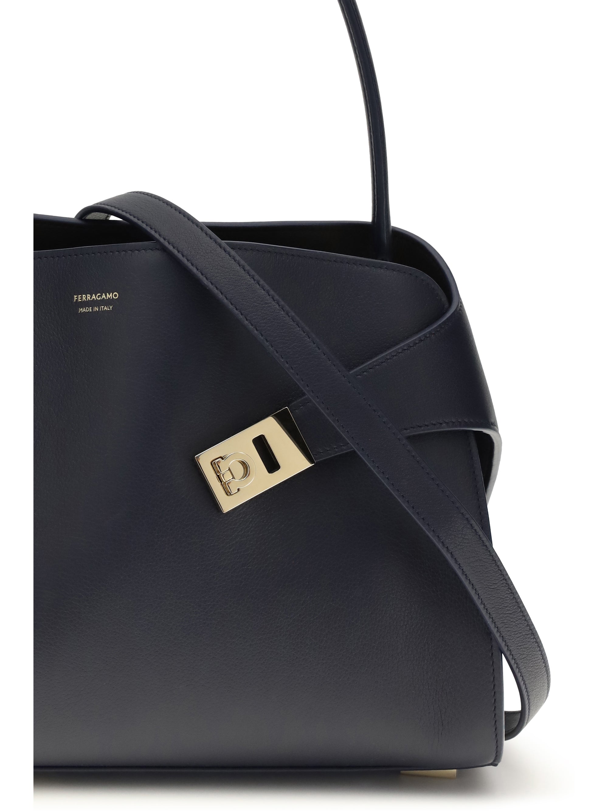 hug soft shoulder bag